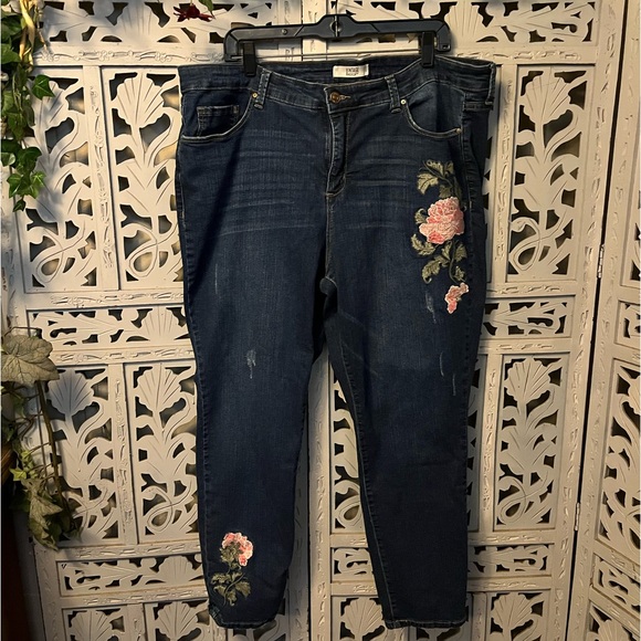 Vintage America Denim - VINTAGE AMERICA GROOVY FADED & DISTRESSED WITH CUTE PINK FLOWERS PLUS SIZE JEANS